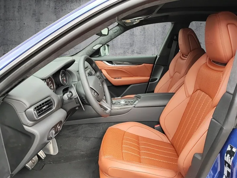 Maserati Levante Trofeo =NEW= Carbon Interior/Panorama Гаранция Image 5