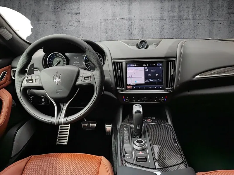 Maserati Levante Trofeo =NEW= Carbon Interior/Panorama Гаранция Image 6